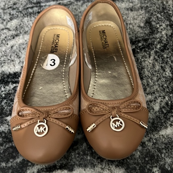 MICHAEL KORS NEW girls Michael Kors shoes sz 13 - Picture 3 of 7